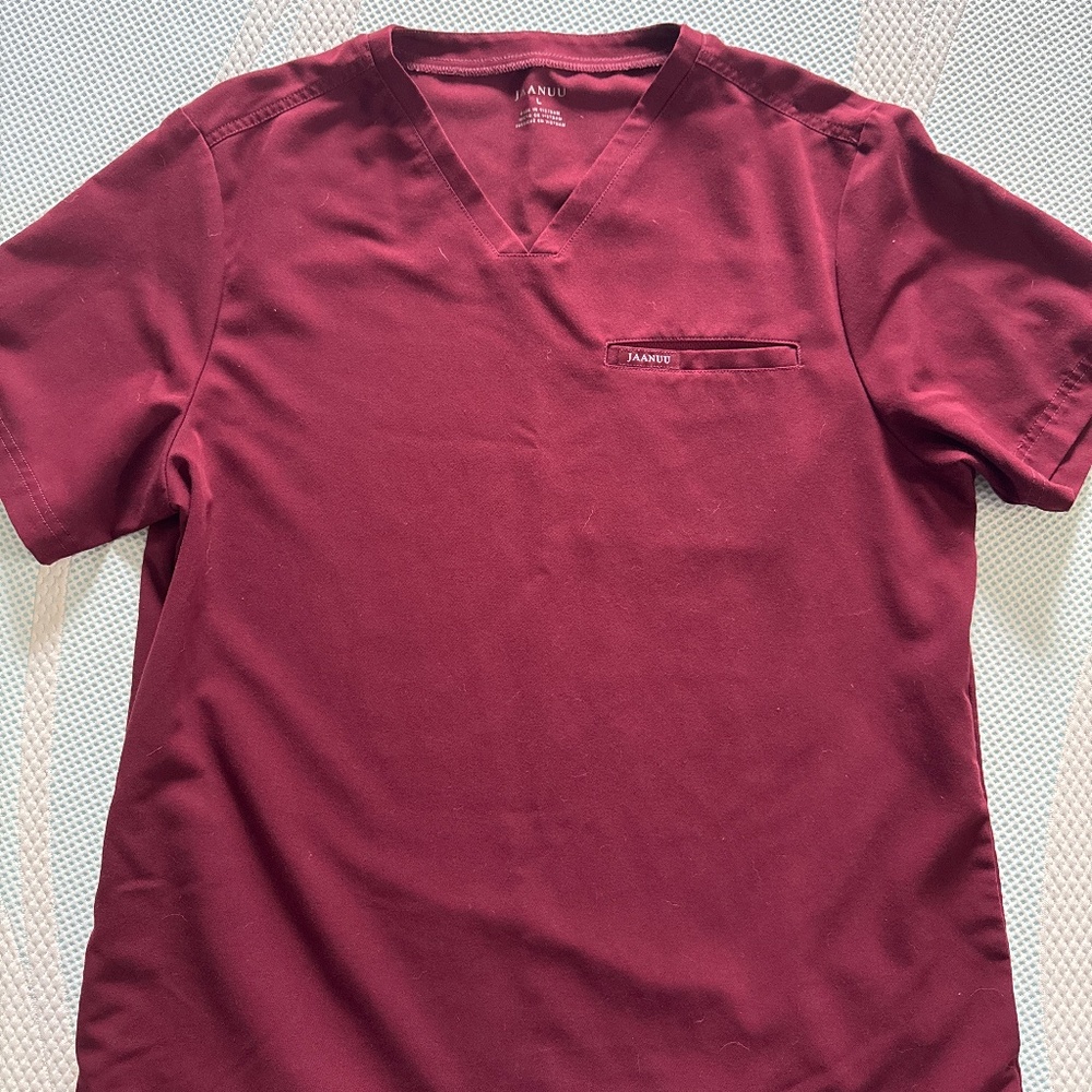 Jaanuu men's scrub set